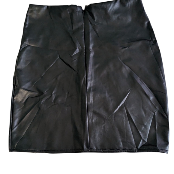 Short Black Faux Leather Skirt. - Picture 2 of 6